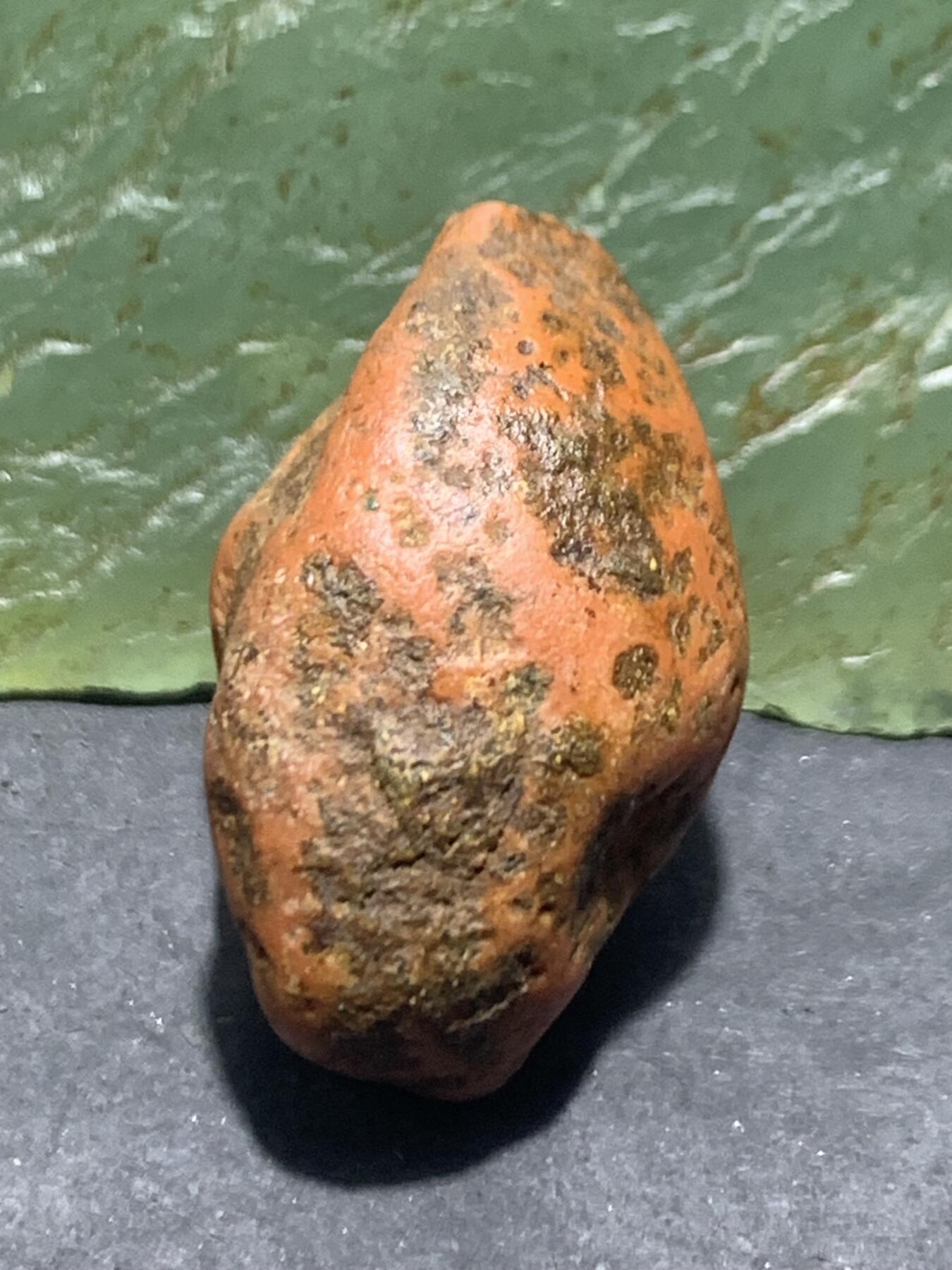 精美红皮柿子红原皮开窗料南红玛瑙原石一颗