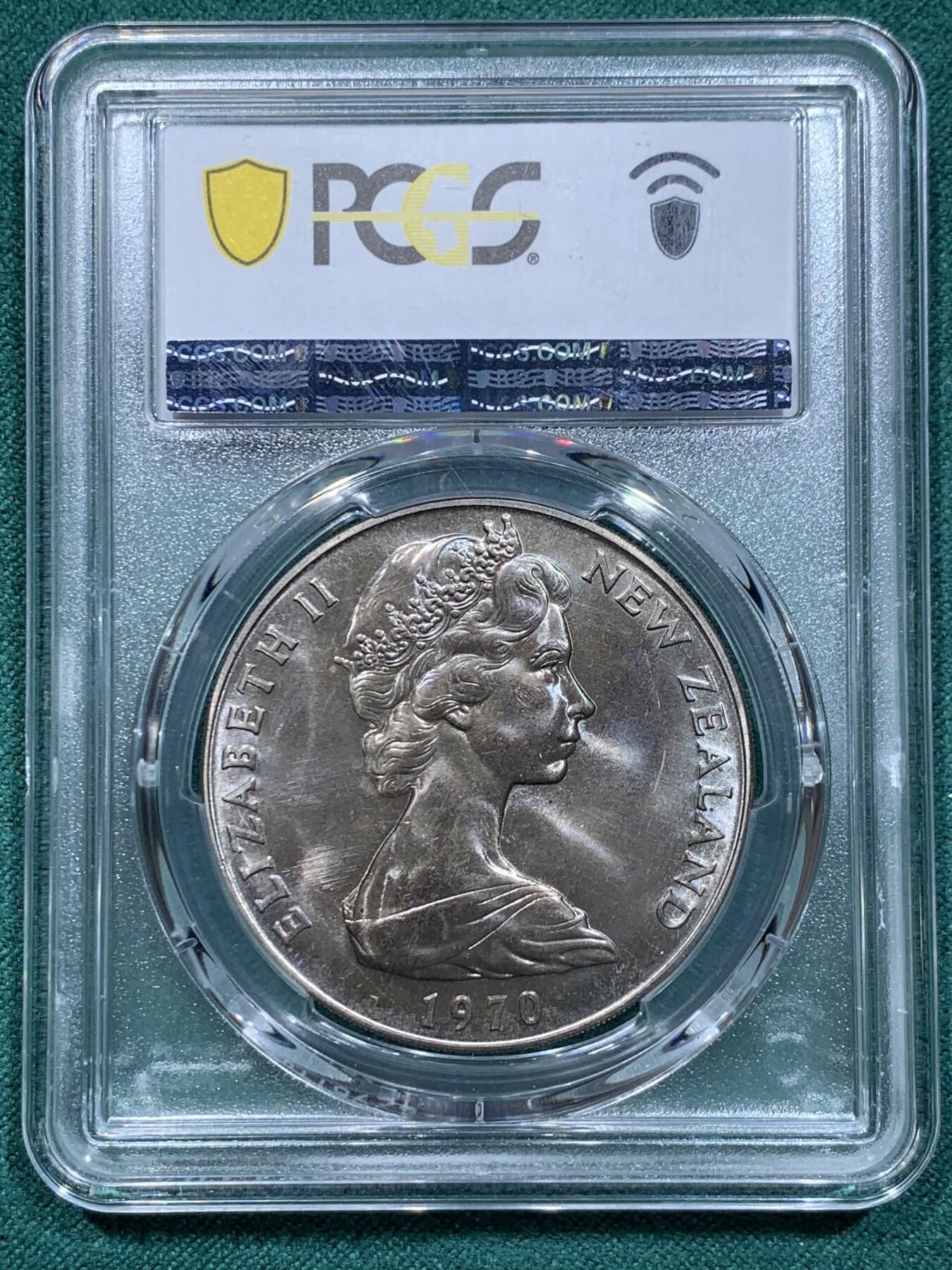 《竞宝斋》第345场 周日，周一，2场连拍 （全场包邮） PCGS MS67 新西兰1970年库克山1元大克朗币 币面很大 高分很难 这枚顶级分数 适合自藏