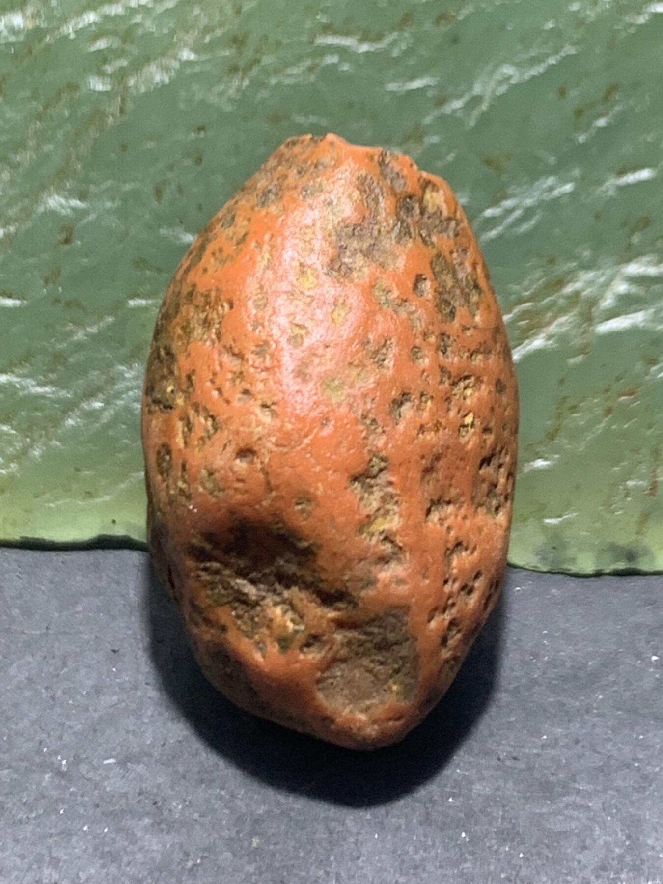 精美红皮柿子红原皮开窗料南红玛瑙原石一颗