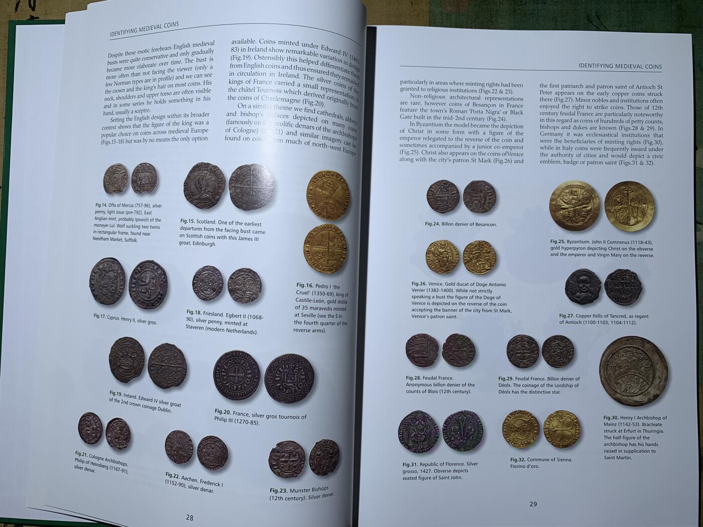 《竞宝斋》第345场 周日，周一，2场连拍 （全场包邮） 精装大开本 英格兰中世纪钱币 品种与版别区分的利器 详细阐述了 各君主时期钱币特征对照 非常好
