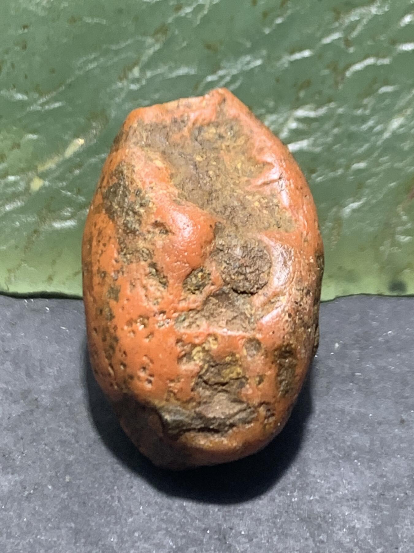 精美红皮柿子红原皮开窗料南红玛瑙原石一颗