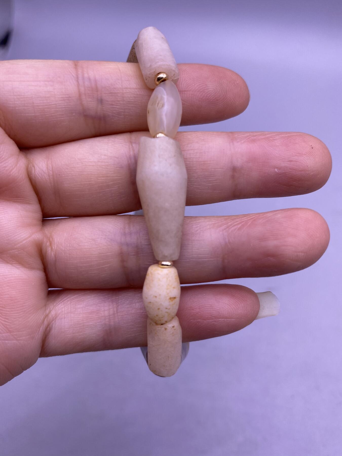 辽金白玛瑙手串，珠径0.6-1.1厘米，品相如图，500包快递