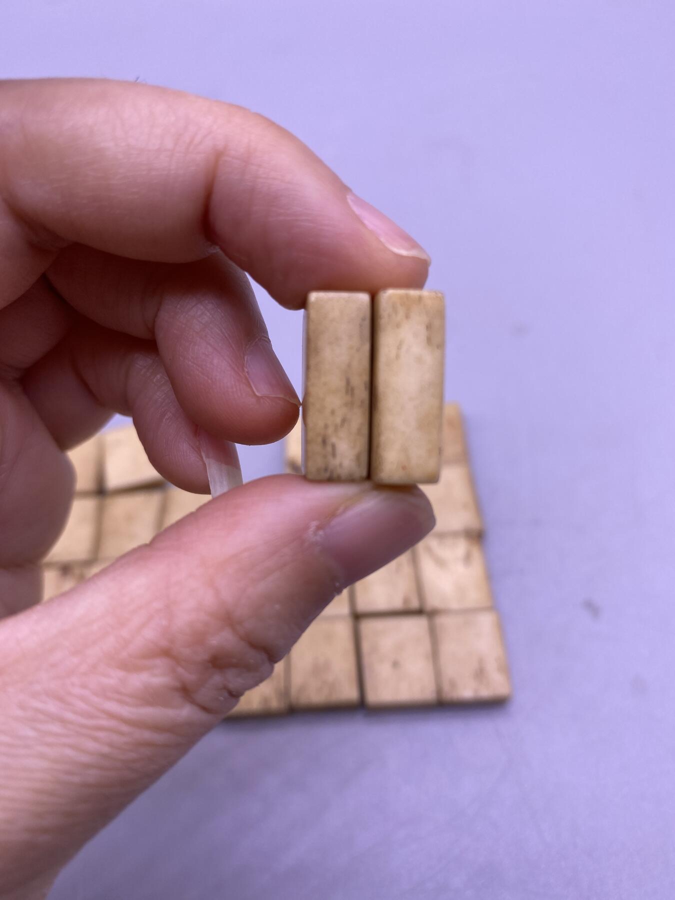 老骨牌九一幅，尺寸1.7*1.4厘米，品相如图，600包快递