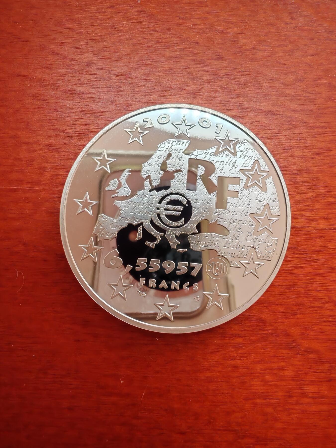长老汇龙年精选第四十三场拍卖 2001法国箴言系列之平等6.955957法郎彩色精制银币，2190枚