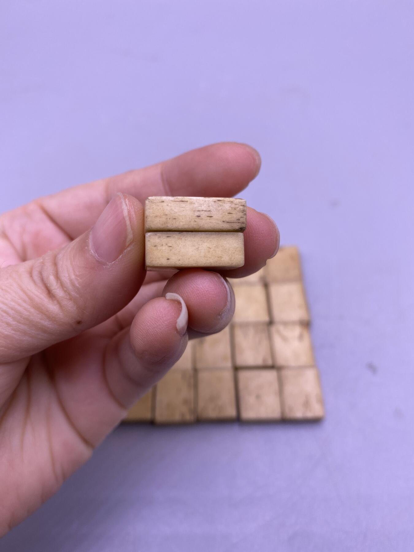 老骨牌九一幅，尺寸1.7*1.4厘米，品相如图，600包快递