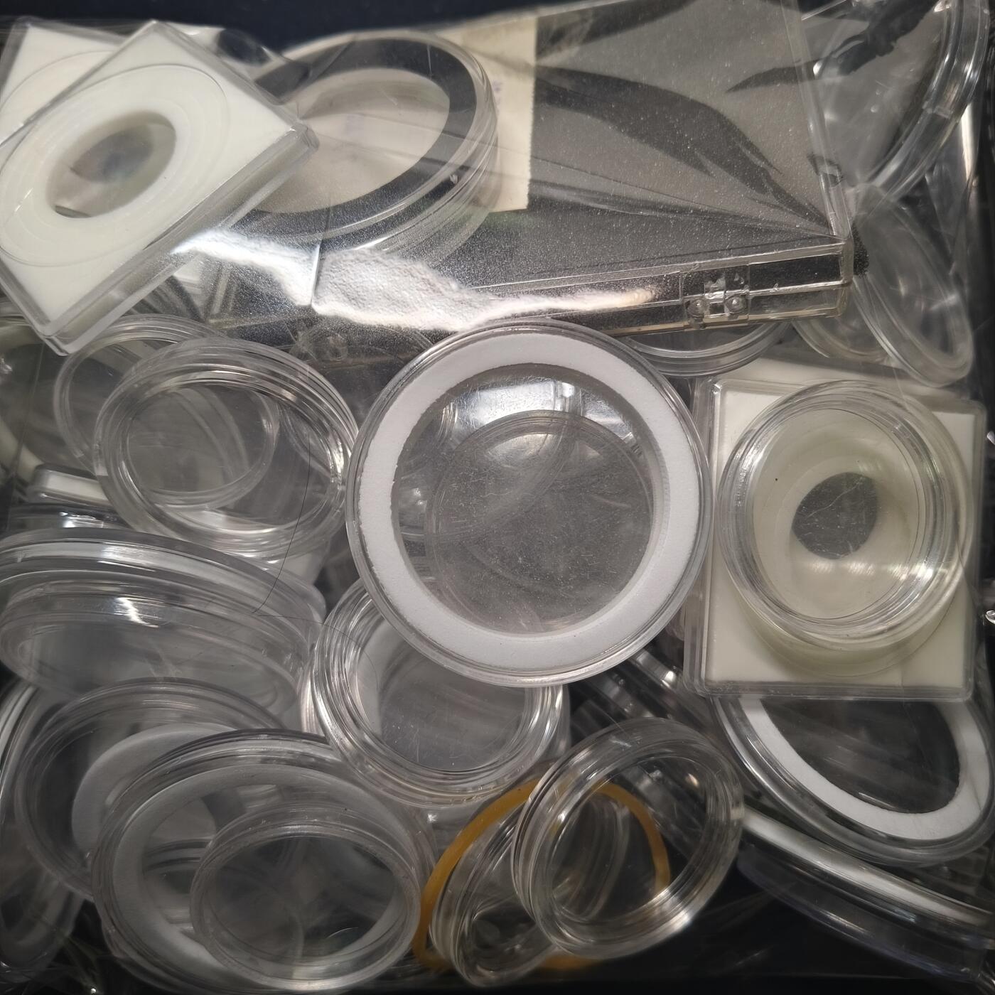 【全场包邮】纯粹捡漏拍448场 【收藏工具】各类尺寸圆盒+方盒约80个左右一包（大中盒多数，随机发送）
