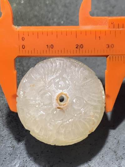 精美满冰飘亚光战国红玛瑙手工雕刻莲花大圆珠一个 精美满冰飘亚光战国红玛瑙手工雕刻莲花大圆珠一个