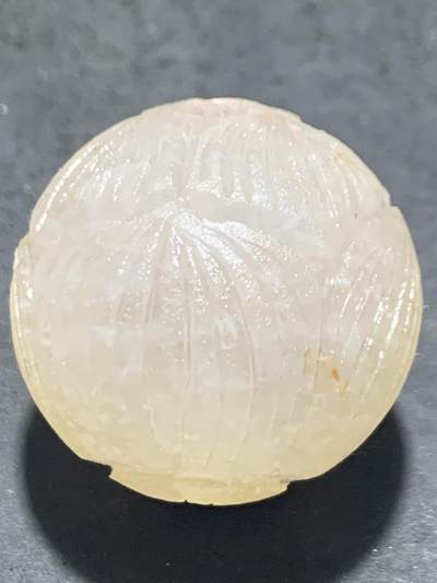 精美满冰飘亚光战国红玛瑙手工雕刻莲花大圆珠一个 精美满冰飘亚光战国红玛瑙手工雕刻莲花大圆珠一个