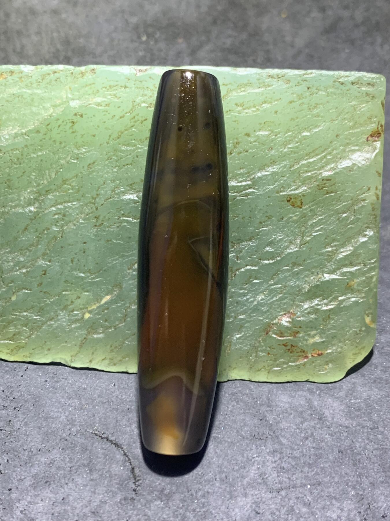 精美亚光高玉化一线巴西玛瑙手工俏色巧雕无相佛，佛字意境桶珠一个！