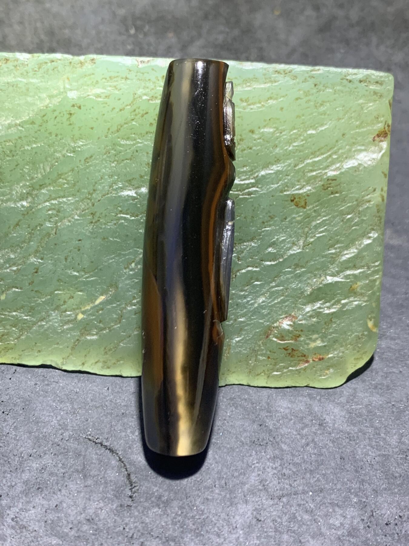 精美亚光高玉化一线巴西玛瑙手工俏色巧雕无相佛，佛字意境桶珠一个！