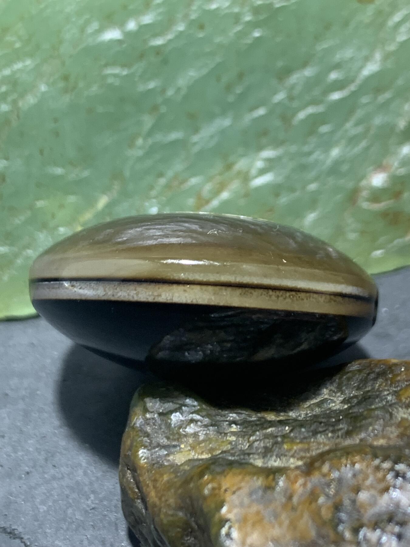 精品药师玛瑙手工雕刻佛字板珠（背云）一颗