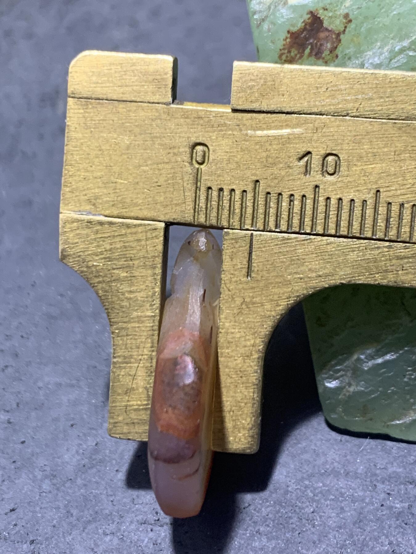 精美亚光高玉化巴西玛瑙手工俏色巧雕雄鹰吊坠一个！