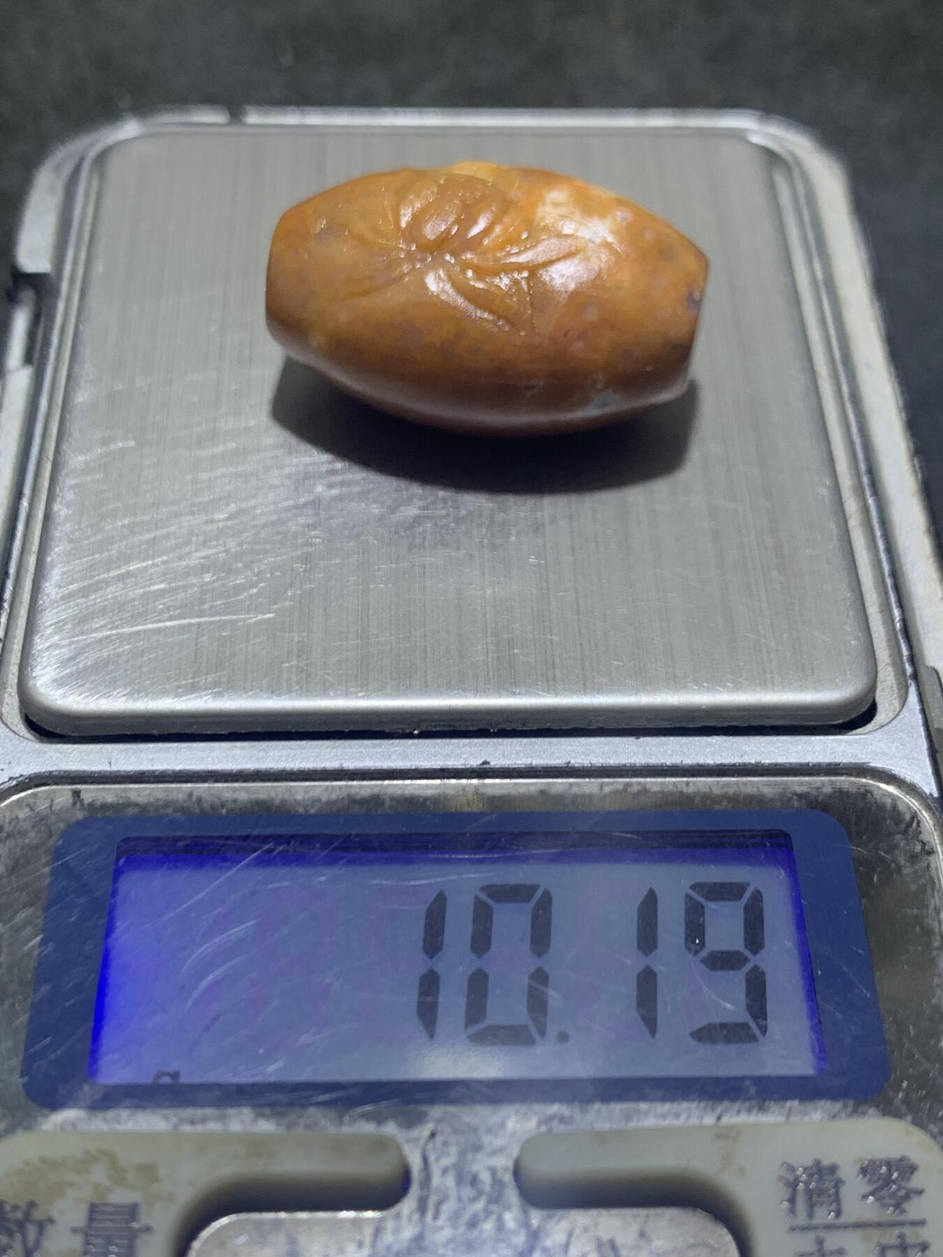 精美亚光战国红玛瑙手工雕刻荷花桶珠一个