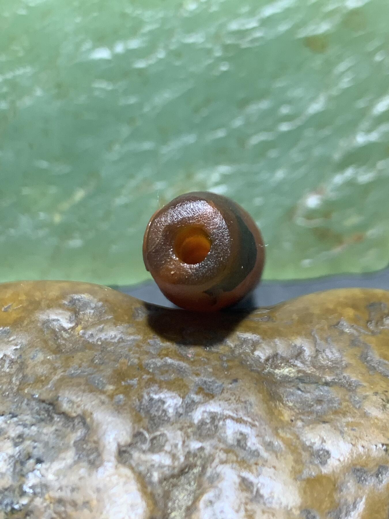 精美亚光高玉化巴西玛瑙手工俏色巧雕钱币，鱼桶珠一个！