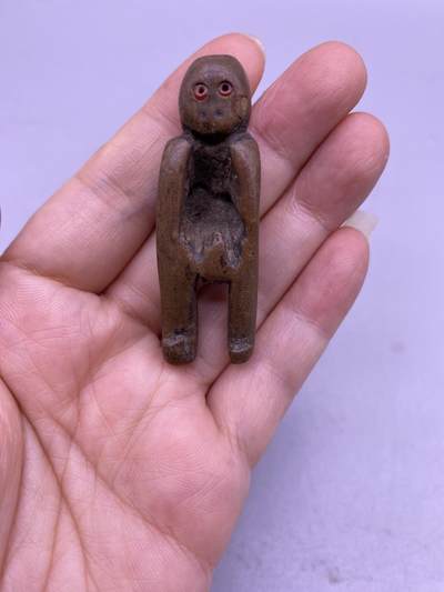 老黄杨木猴，尺寸5厘米，品相如图，300包快递 - 老黄杨木猴，尺寸5厘米，品相如图，300包快递