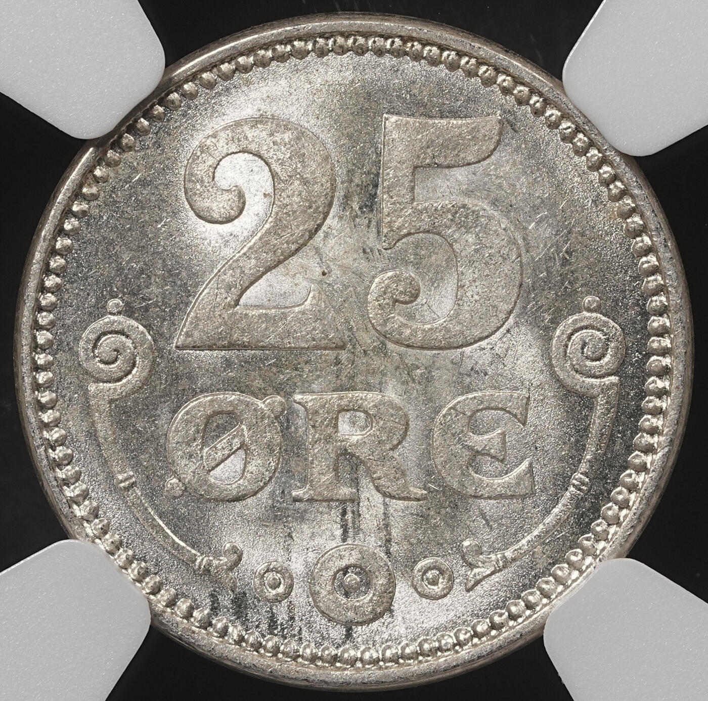修遠堂世界钱币第五十四期 全场包邮 NGC评级 1918-1919年丹麦25欧尔银币两枚