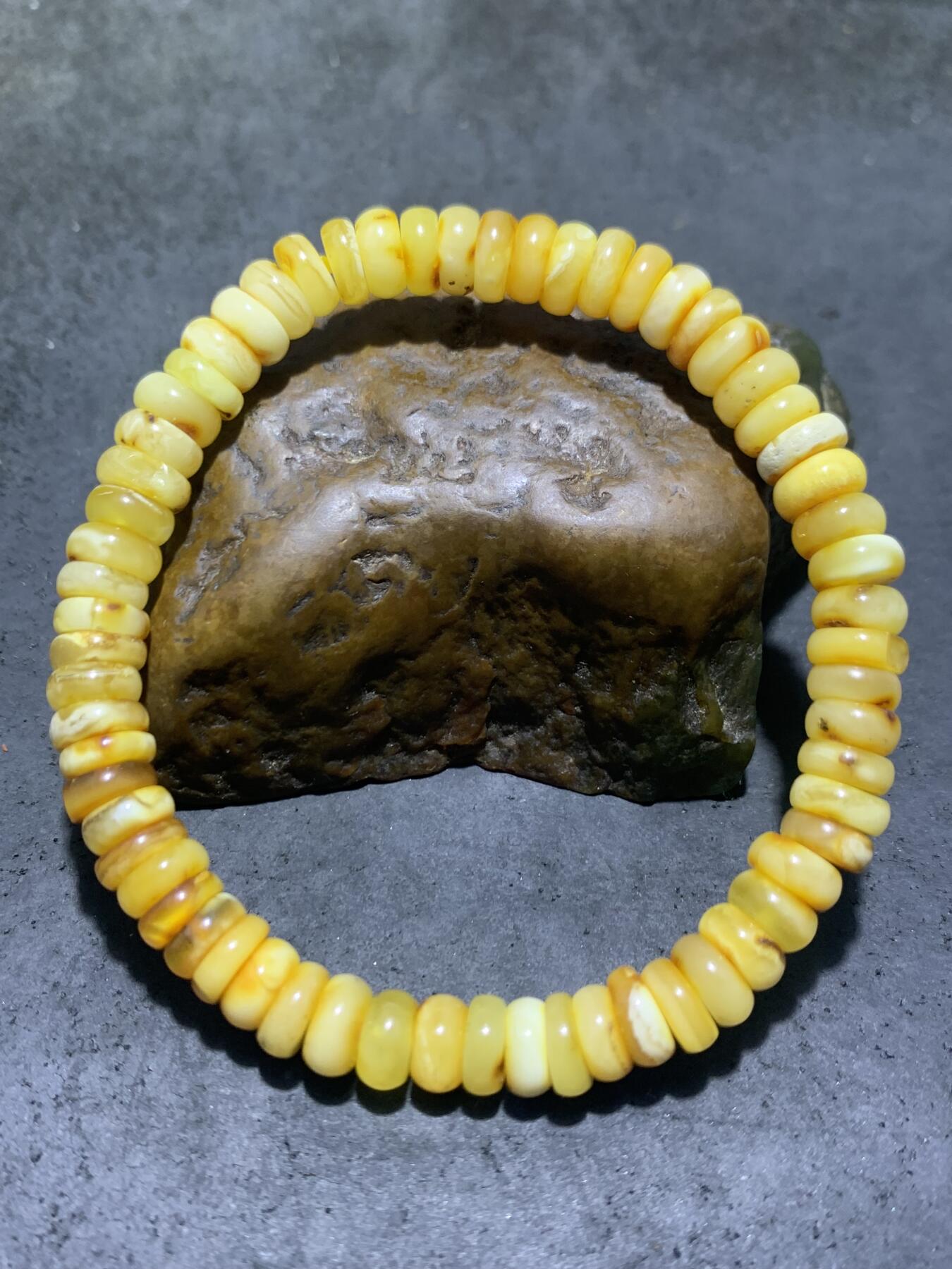 天然乌料蜜蜡隔片手串1条！！，