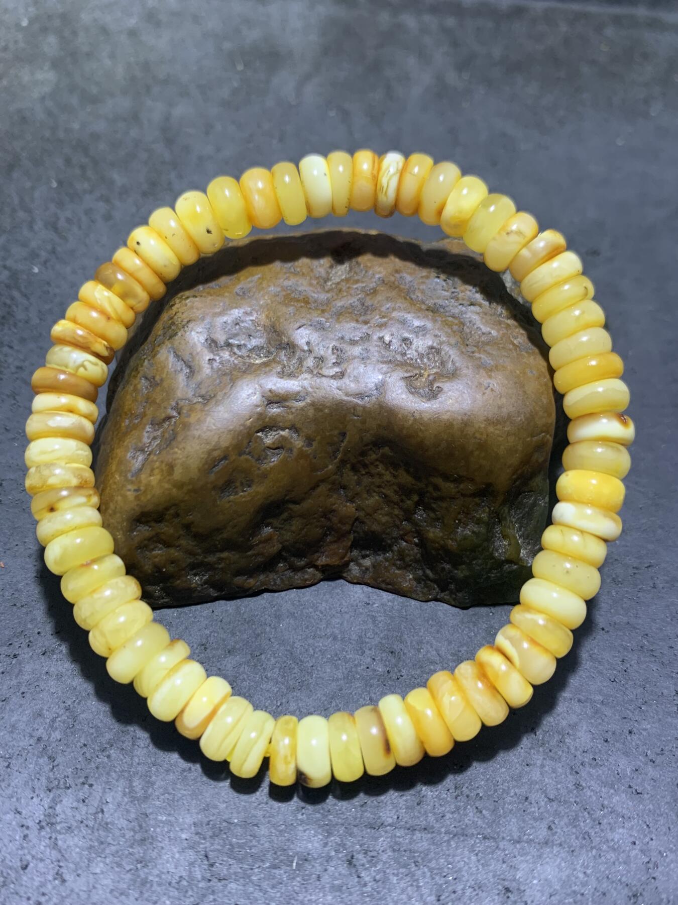 天然乌料蜜蜡隔片手串1条！！，