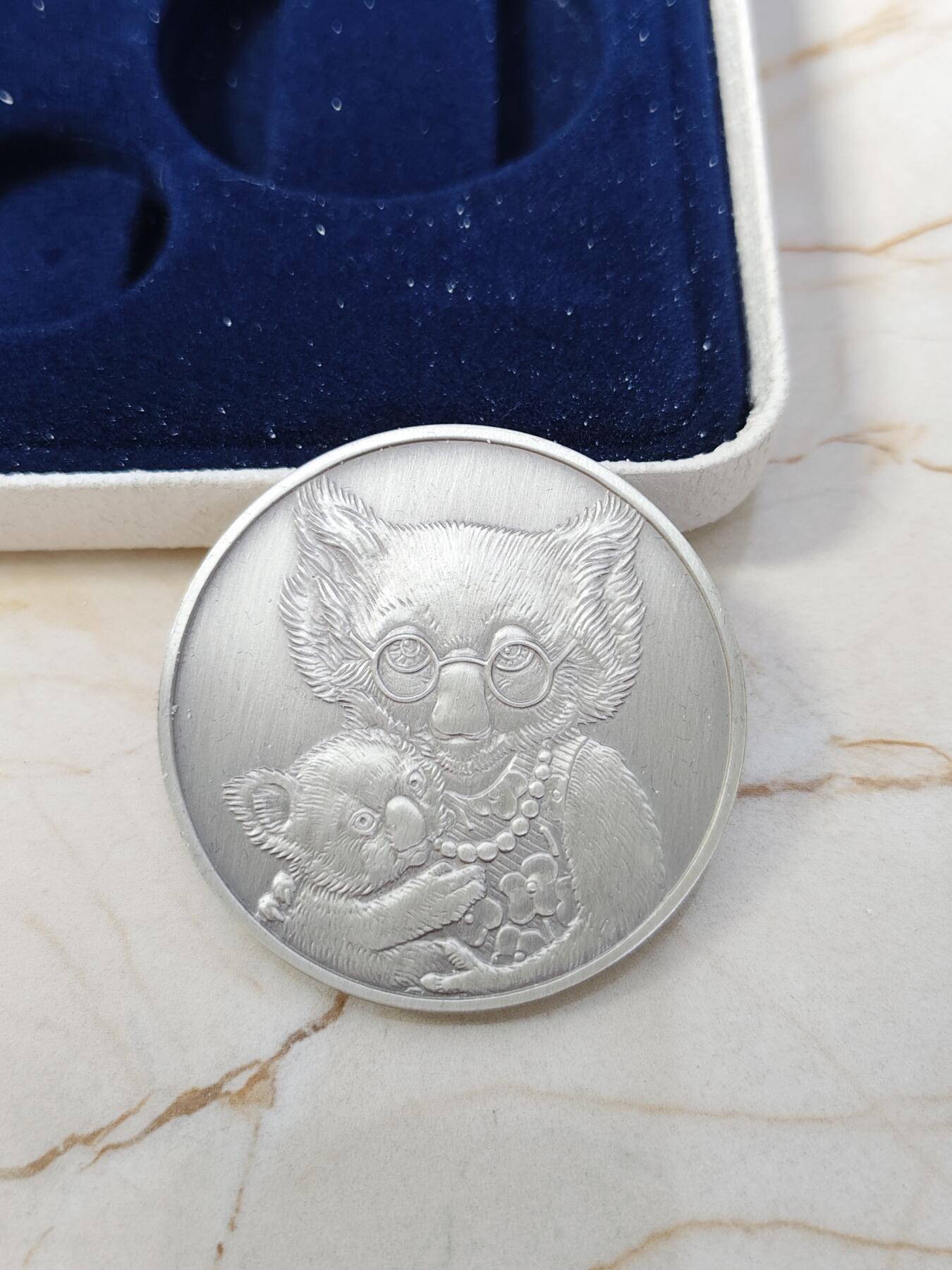 第192期拍卖 澳大利亚2002年婴儿6枚套装外加一枚纪念章精制套币