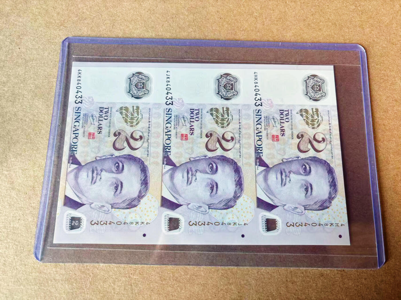 【Blue Auction】✨世界纸币精拍第609期【精】 【一组2张 含888豹子号】香港 2014年10元 TQG66EPQ&新加坡 人像版2元 三联体 全新UNC