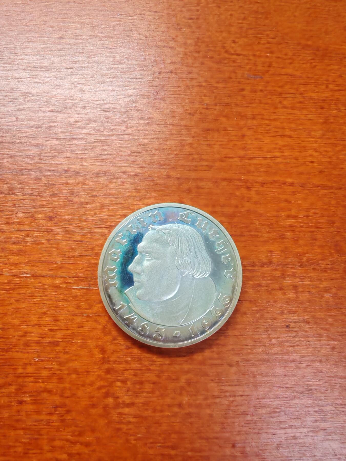 长老汇龙年精选第四十四场拍卖 2001德国复刻1933路德诞辰450周年5马克精制银币，原铸5000元