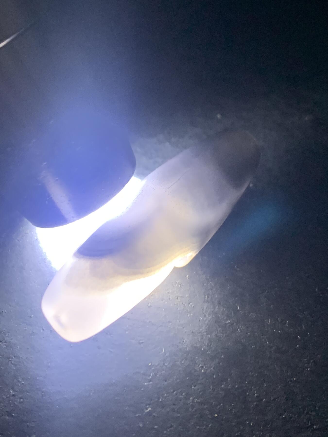 精美亚光高玉化缠丝玛瑙手工俏色巧雕苦修人意境桶珠一个！