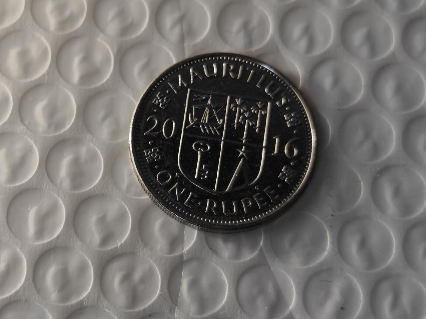 小小杂货铺26期 满五十包邮  可暂存  一元佣金 毛里求斯1卢比