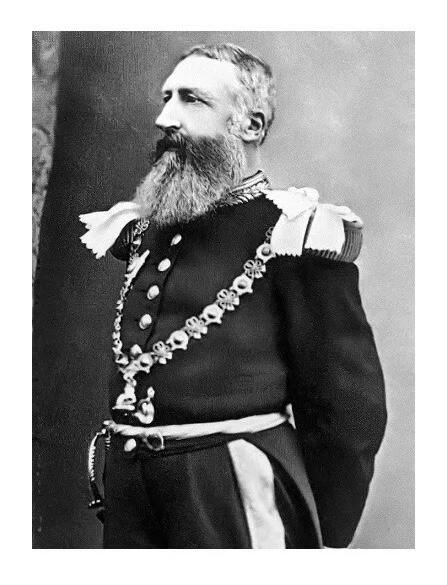 比利时1893年 利奥波德二世高浮雕精制带皇冠大镀金章 50MM