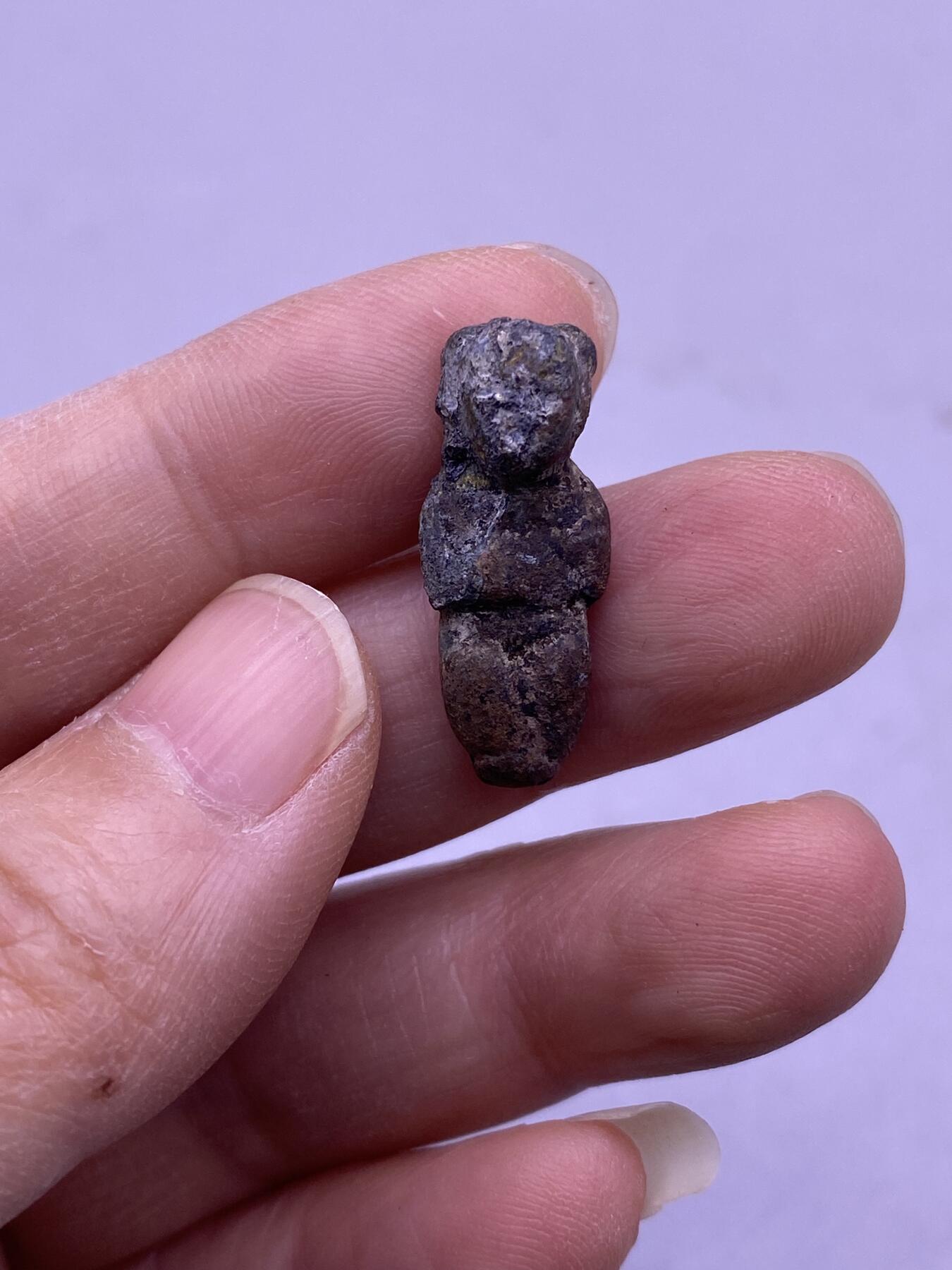 辽金童子一对，尺寸分别2.8/2.3厘米，品相如图，特价168包快递