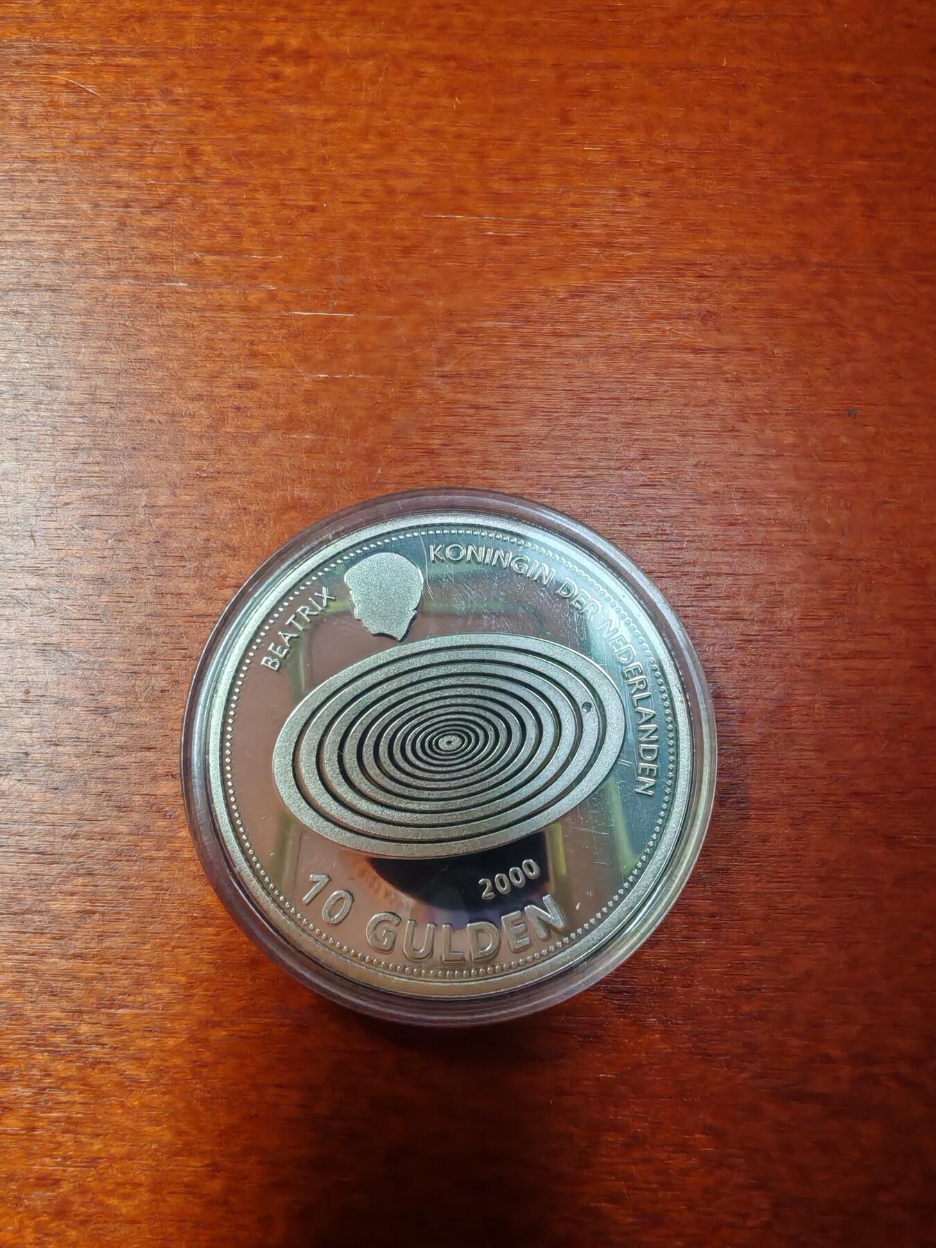 长老汇龙年精选第四十四场拍卖 1999荷兰千禧10盾精制银币，完美品，盒子打不开