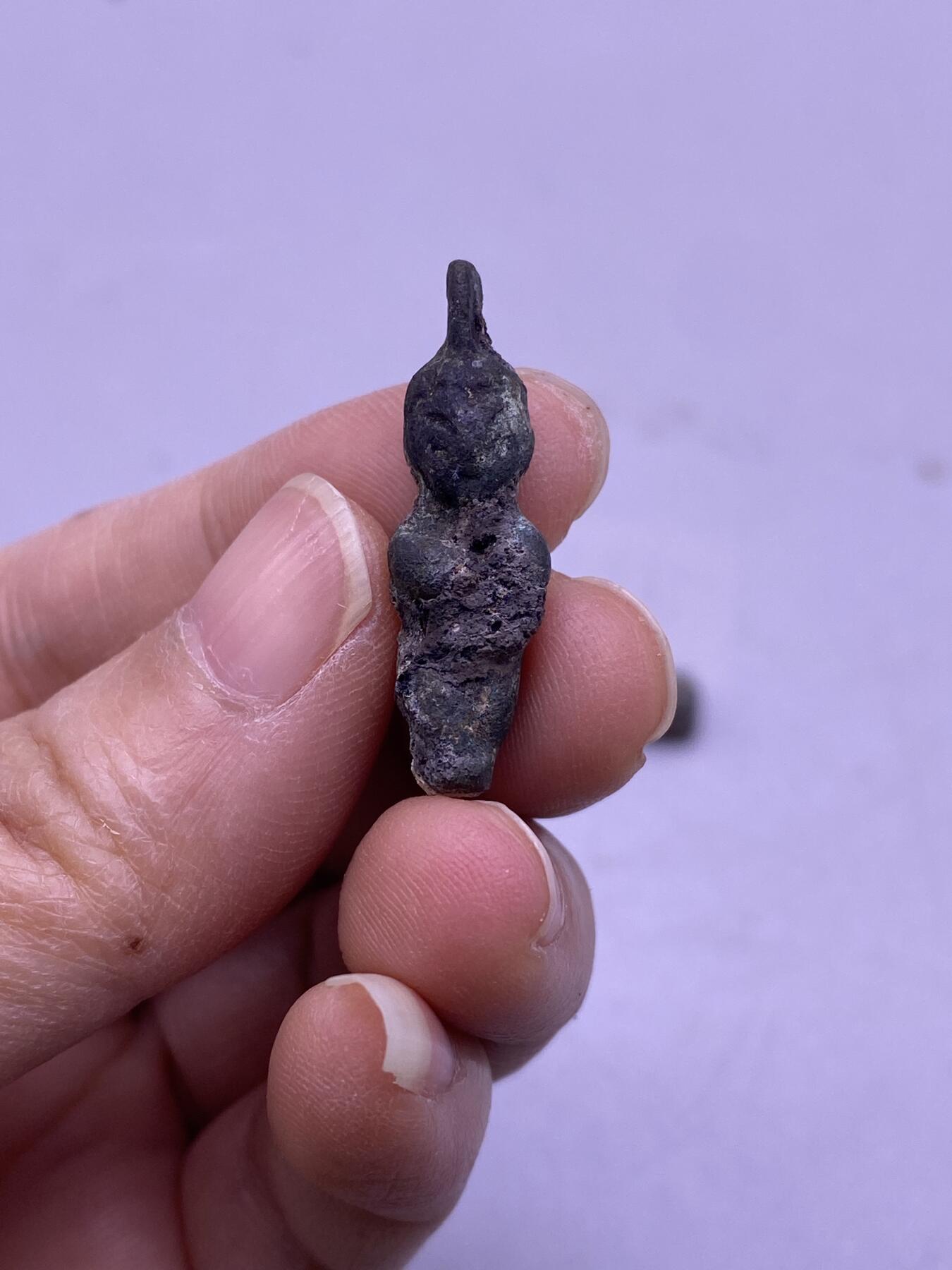 辽金童子一对，尺寸分别2.8/2.3厘米，品相如图，特价168包快递