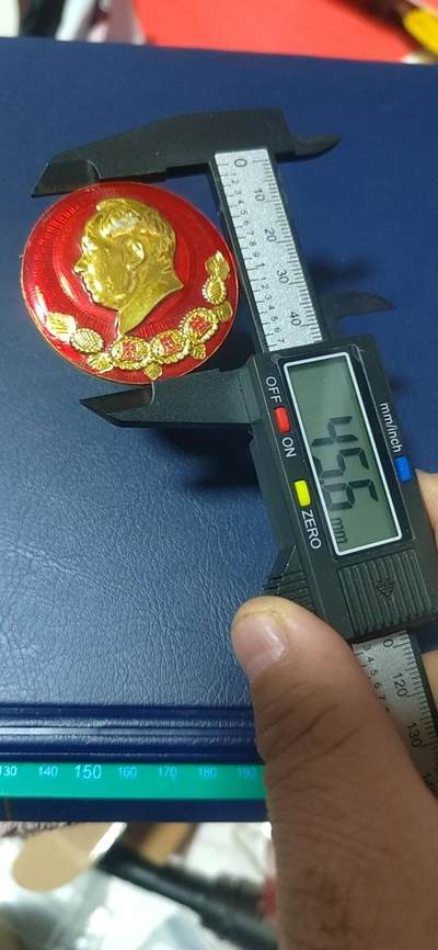 毛主席像章拍场，都是部队章 🔥🔥🔥🔥毛主席像章，45.6毫米，背面有铭文：武空   7213