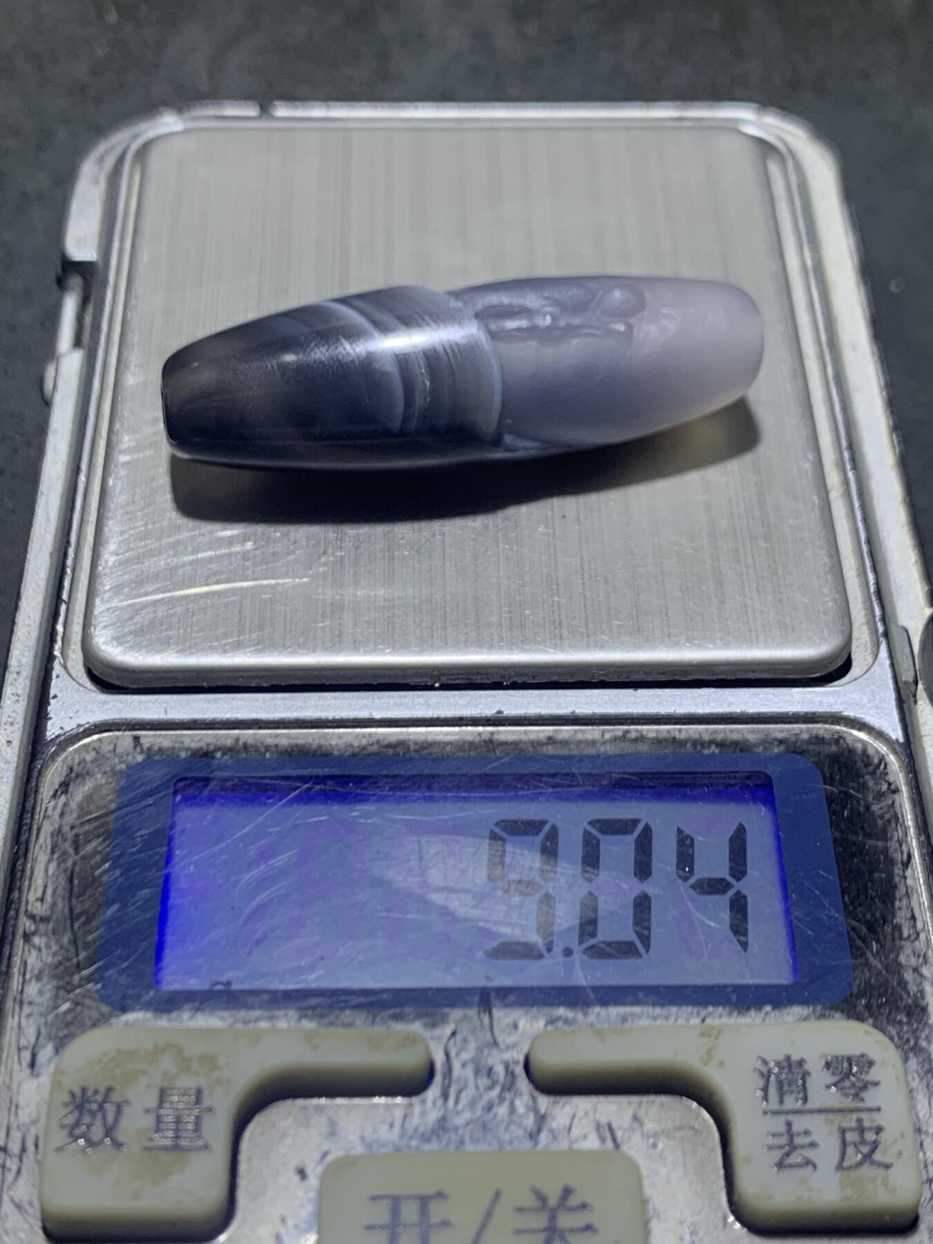 精美亚光高玉化缠丝玛瑙手工俏色巧雕苦修人意境桶珠一个！