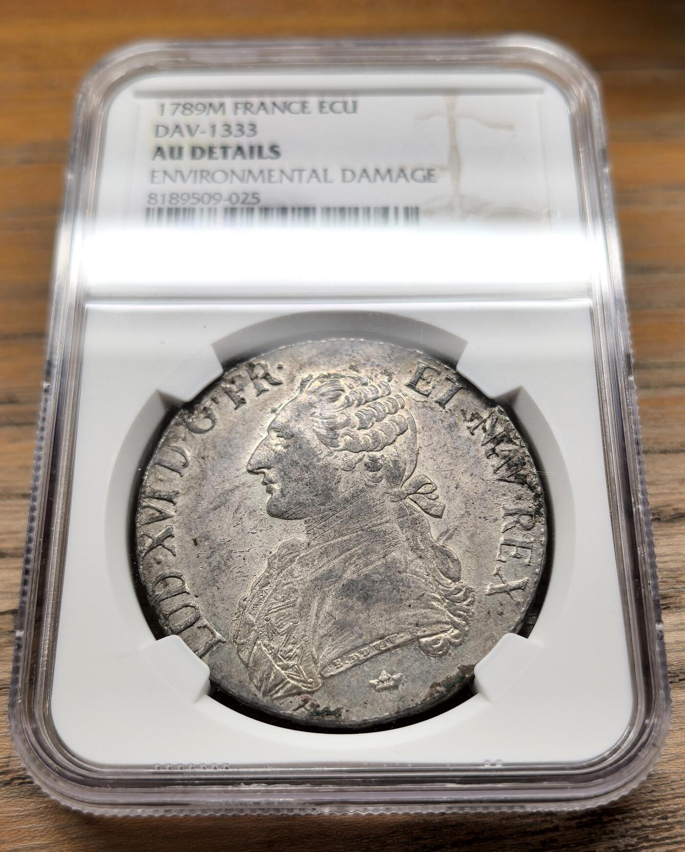 凡希社世界钱币微拍第二百九十五期 1789M法国路易十六埃居大银NGC-AUD，边缘有几处脏污附着，实物为带底光的未流通品相，上手惊喜！