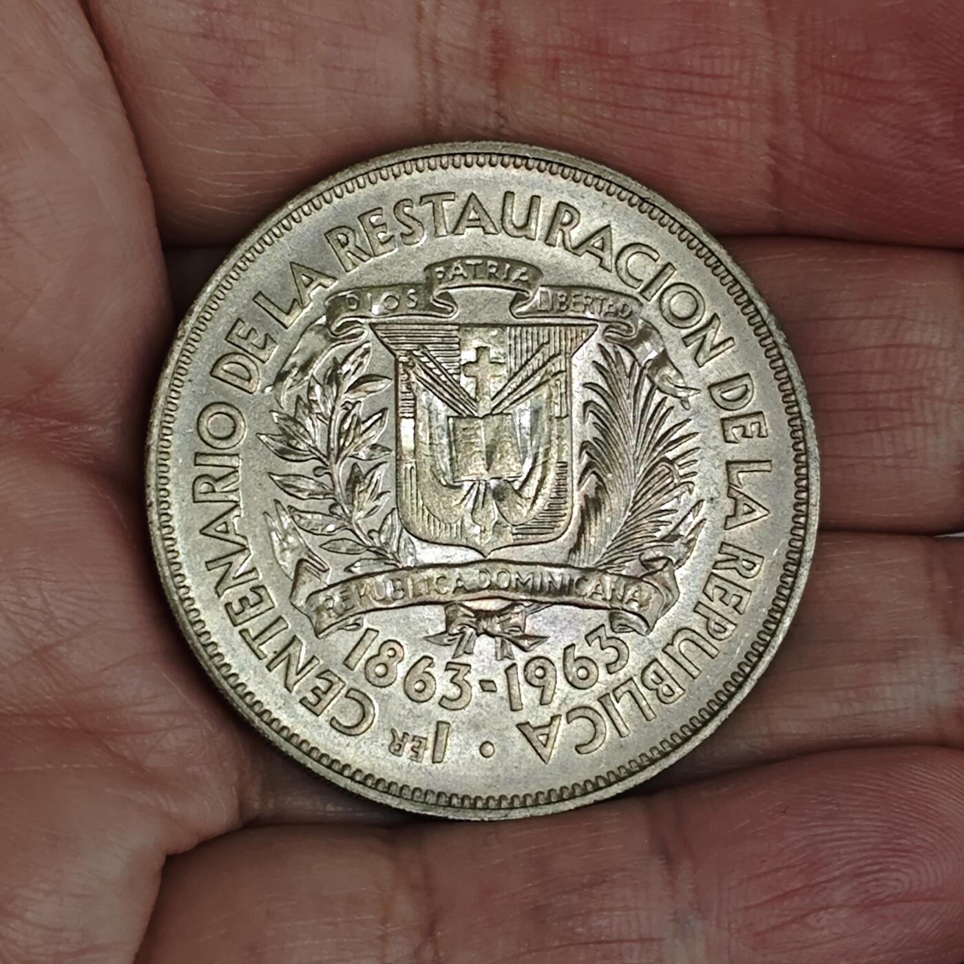 极美品1963年多米尼加建国100周年1比索纪念银币