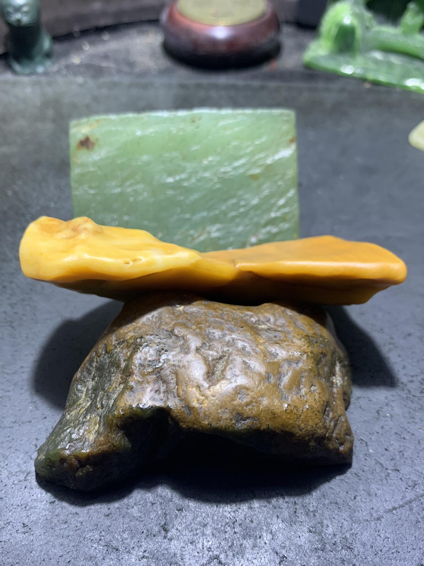 放福利！精美天然地表黄皮极细料金丝玉籽料原石一块！