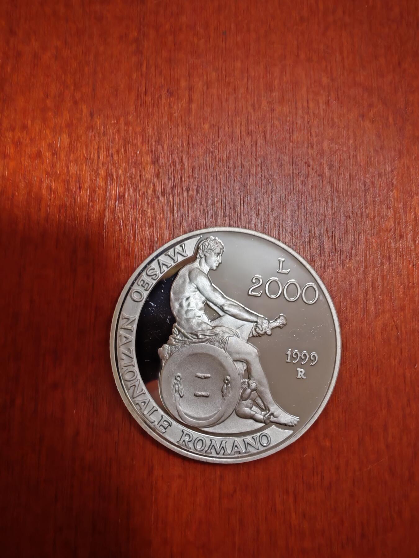 长老汇龙年精选第四十四场拍卖 1999意大利罗马国家博物馆2000里拉精制银币，盒证全，币中币，6700枚