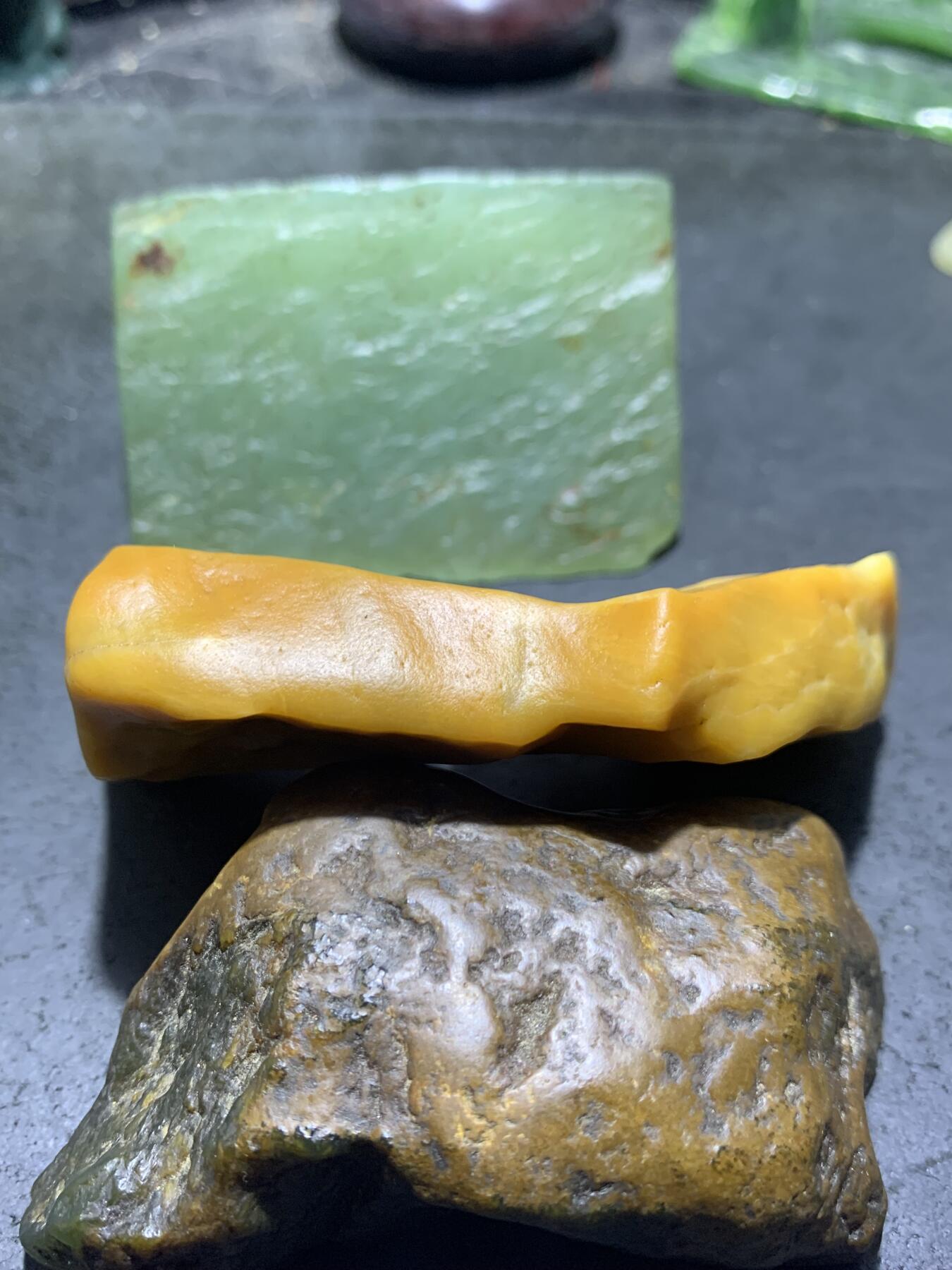 放福利！精美天然地表黄皮极细料金丝玉籽料原石一块！