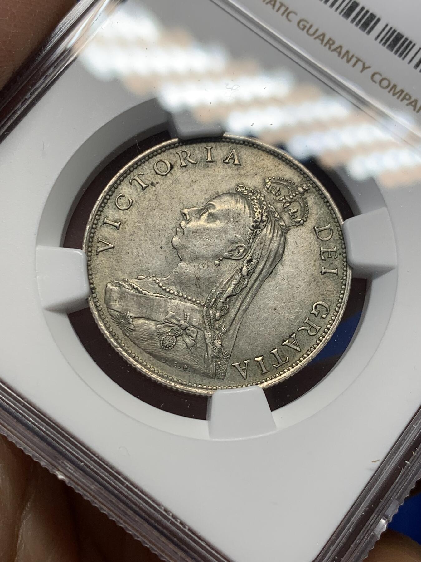 《竞宝斋》第347场 周日，周一，周二  3场连拍 （全场包邮） NGC AU55 英国1887年维多利亚高冠2先令银币