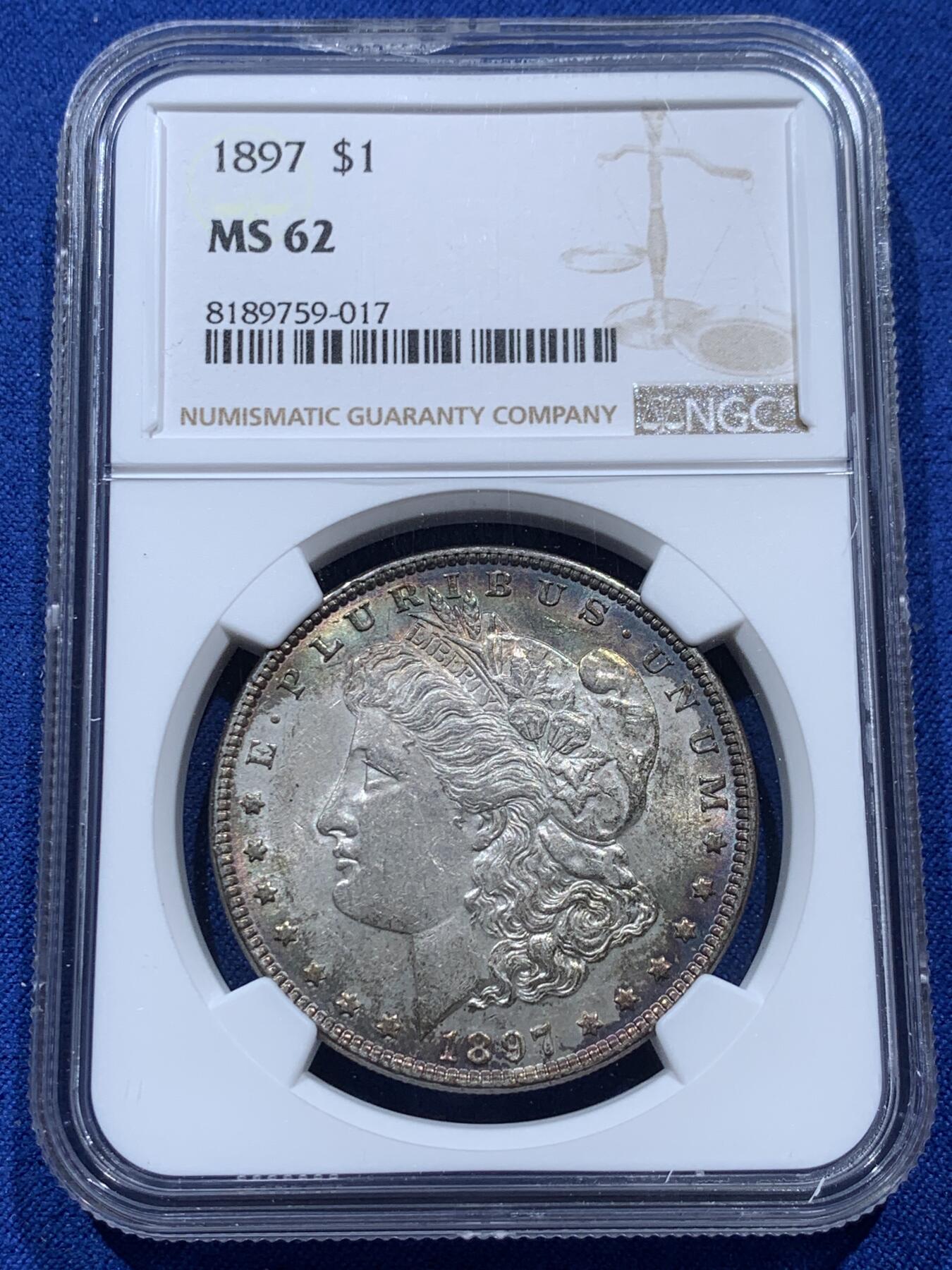 《竞宝斋》第347场 周日，周一，周二  3场连拍 （全场包邮） NGC MS62 美国1897年摩根银币  彩包浆  好味道