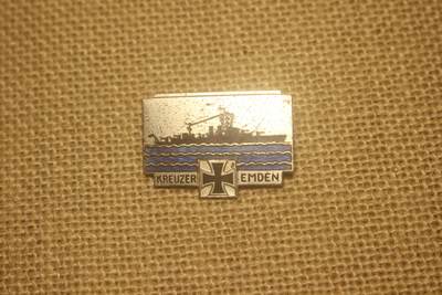 2025.1.17德系小拍卖 - 德国埃姆登号（Kreuzer Emden）纪念胸章，合金材质，轻微佩戴痕迹。 