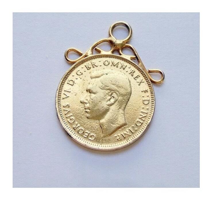 英国1944年二战期间乔治六世镀金高浮雕精制币章吊坠26MM
