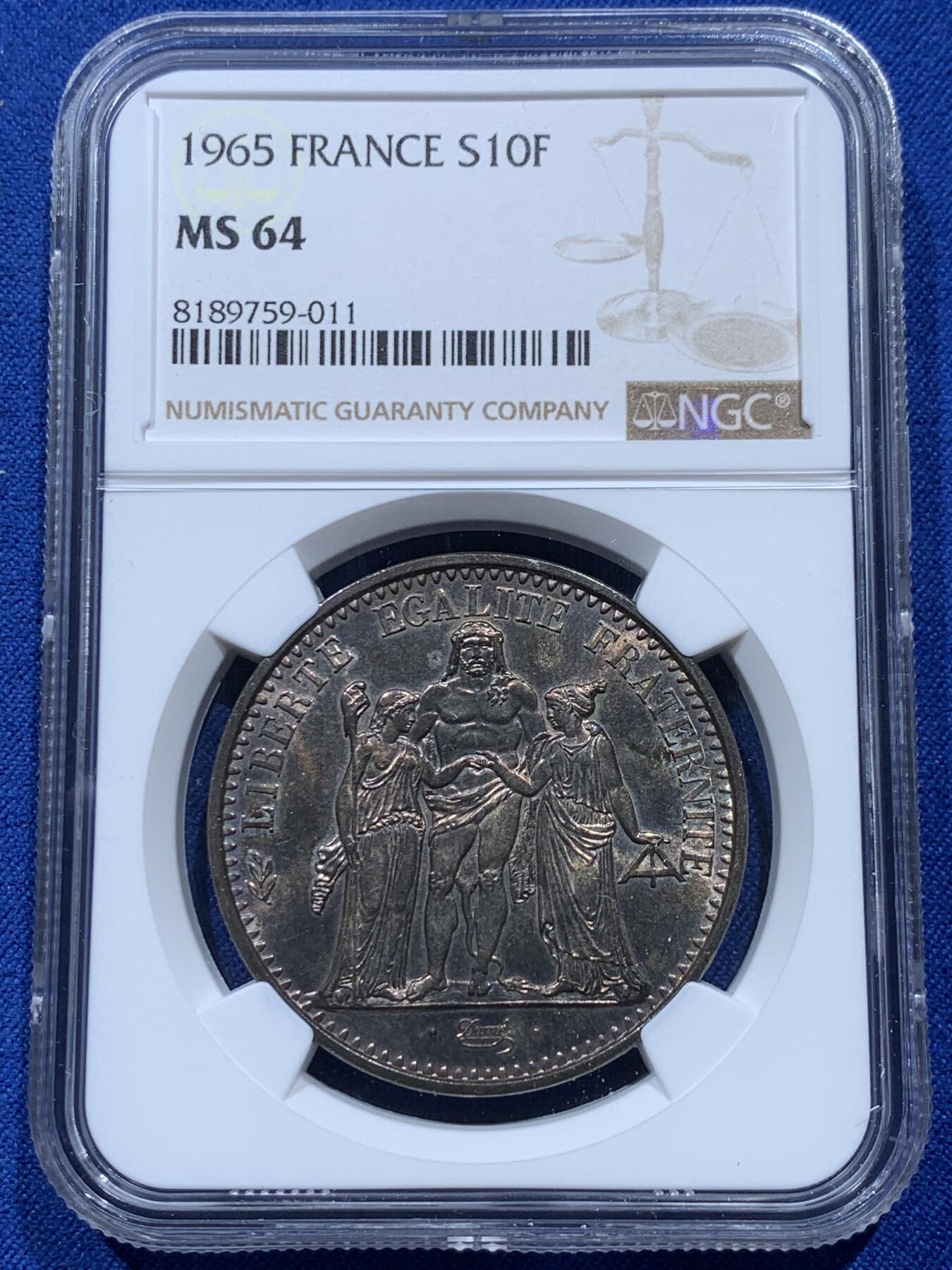 《竞宝斋》第347场 周日，周一，周二  3场连拍 （全场包邮） NGC MS64 法国1965年大力神10法郎大银币，双面五彩。白币常见，好彩不易
