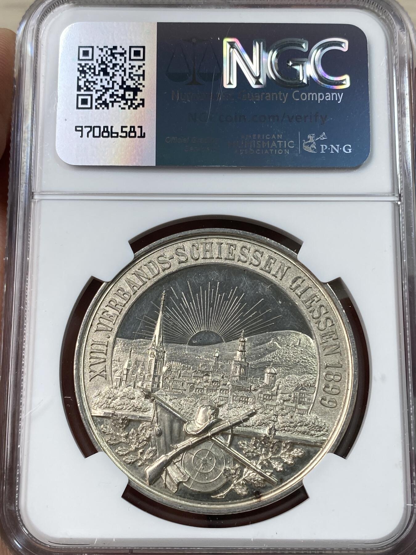 万国钱币拍卖第041期 NGC MS61 1899年德国黑森-达姆施塔特-吉森第17届射击节五彩景观大银章 40mm 28g 罕见品种 镜面低评显而易见
