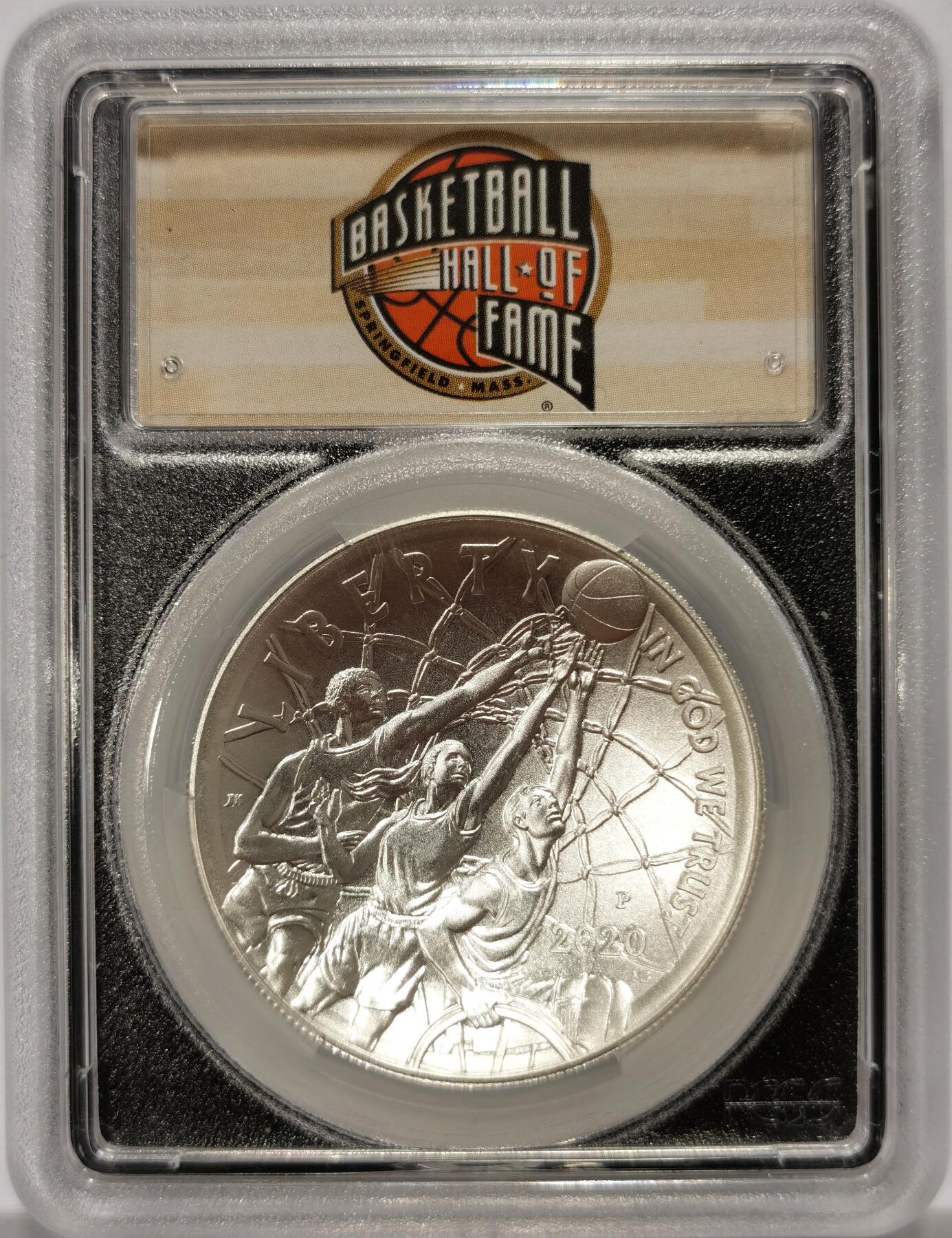 博洋堂世界钱币拍卖第108期（全场包邮） 美国2020年篮球名人堂1美元纪念银币PCGS-MS70，币面清爽干净又漂亮，状态一流，冠军分。特殊凹面设计，双倍厚度加厚盒。