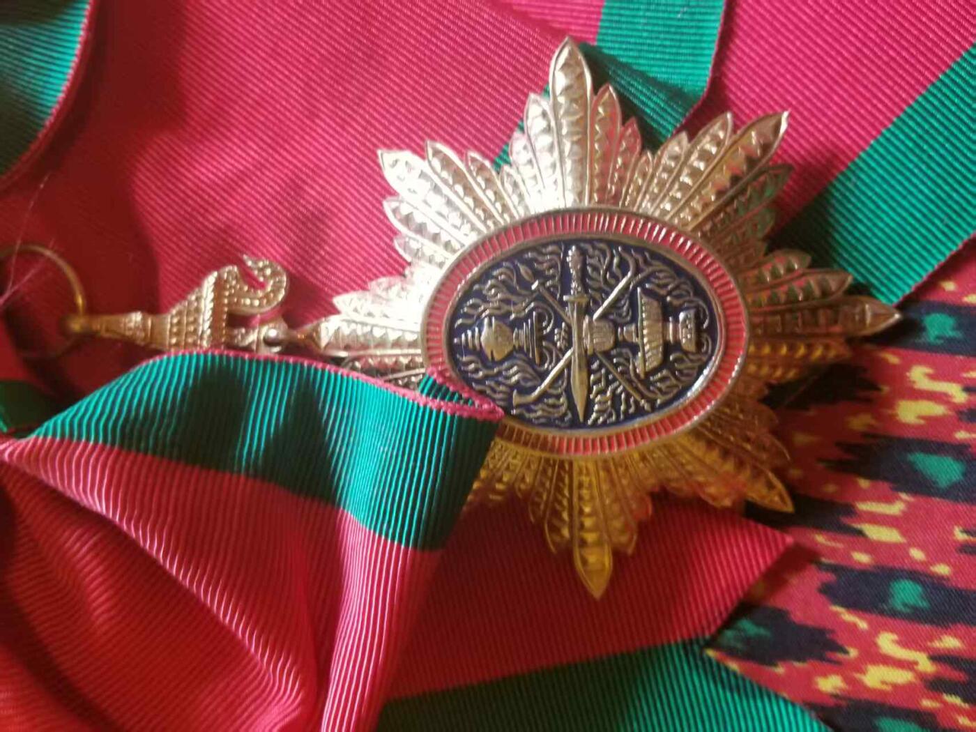 RimeNova韵星2025军品类春季拍卖会-- RimeNova 2025 Spring Militaria Sale 柬埔寨王国大十字级皇室勋章带勋略原盒一套