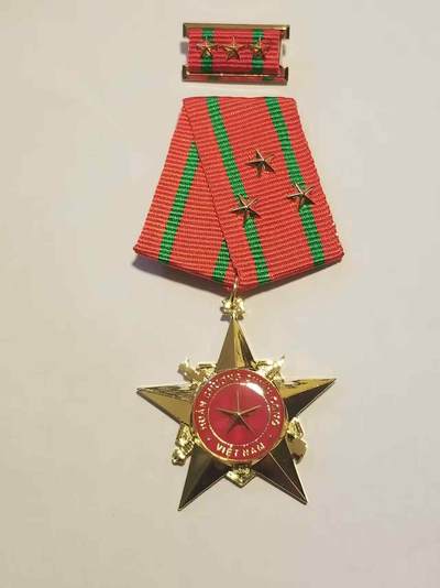 RimeNova韵星2025军品类春季拍卖会-- RimeNova 2025 Spring Militaria Sale - 越南社会主义共和国一级战功勋章带略一套