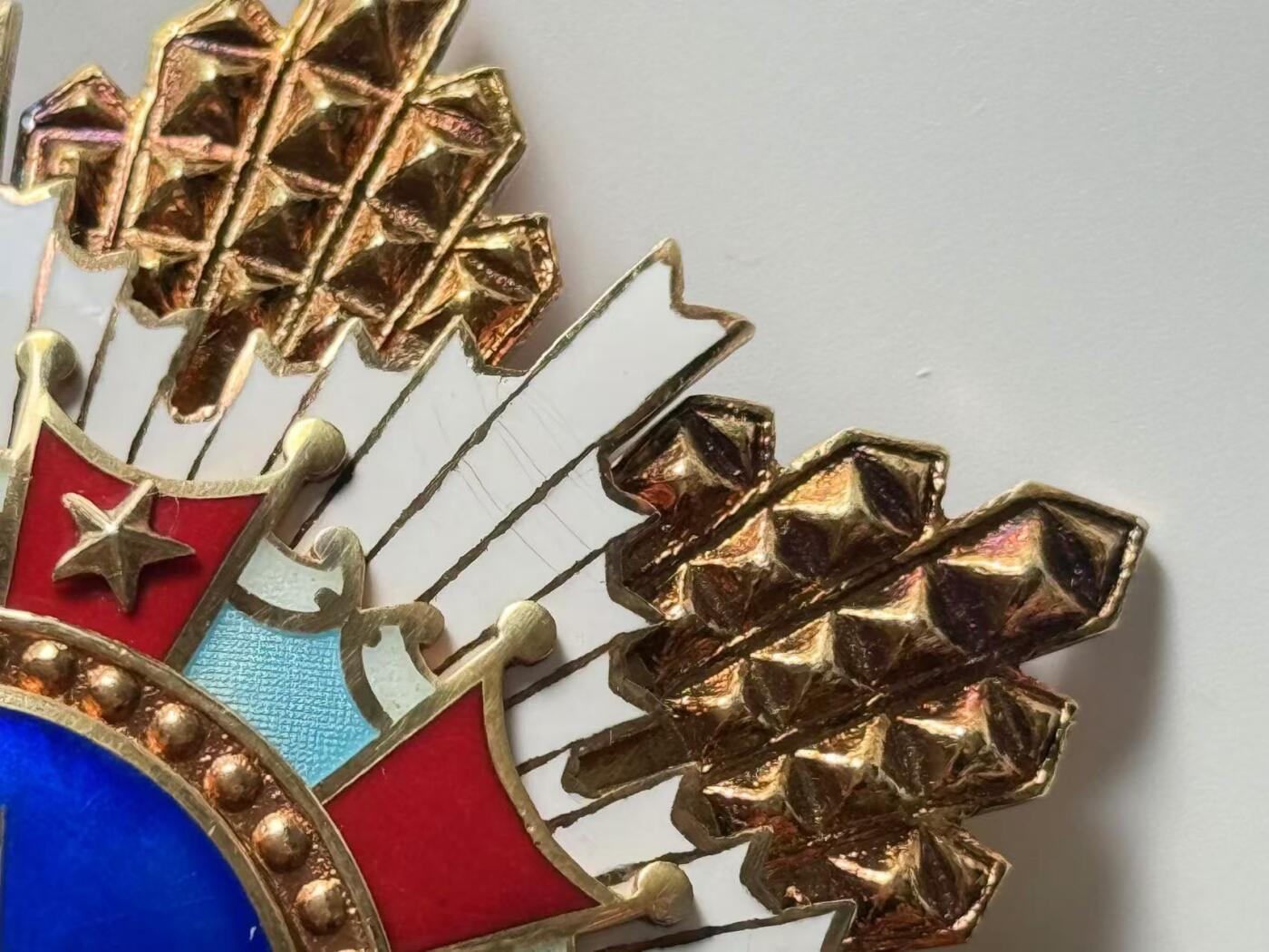 RimeNova韵星2025军品类春季拍卖会-- RimeNova 2025 Spring Militaria Sale 民国三等（紫色大绶）景星勋章，正章与星芒、mini一组，带原盒