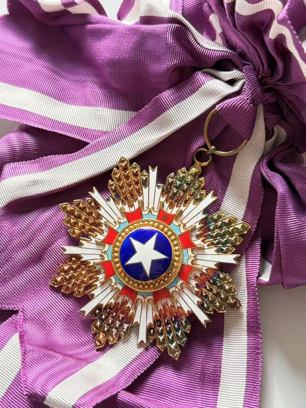 RimeNova韵星2025军品类春季拍卖会-- RimeNova 2025 Spring Militaria Sale 民国三等（紫色大绶）景星勋章，正章与星芒、mini一组，带原盒