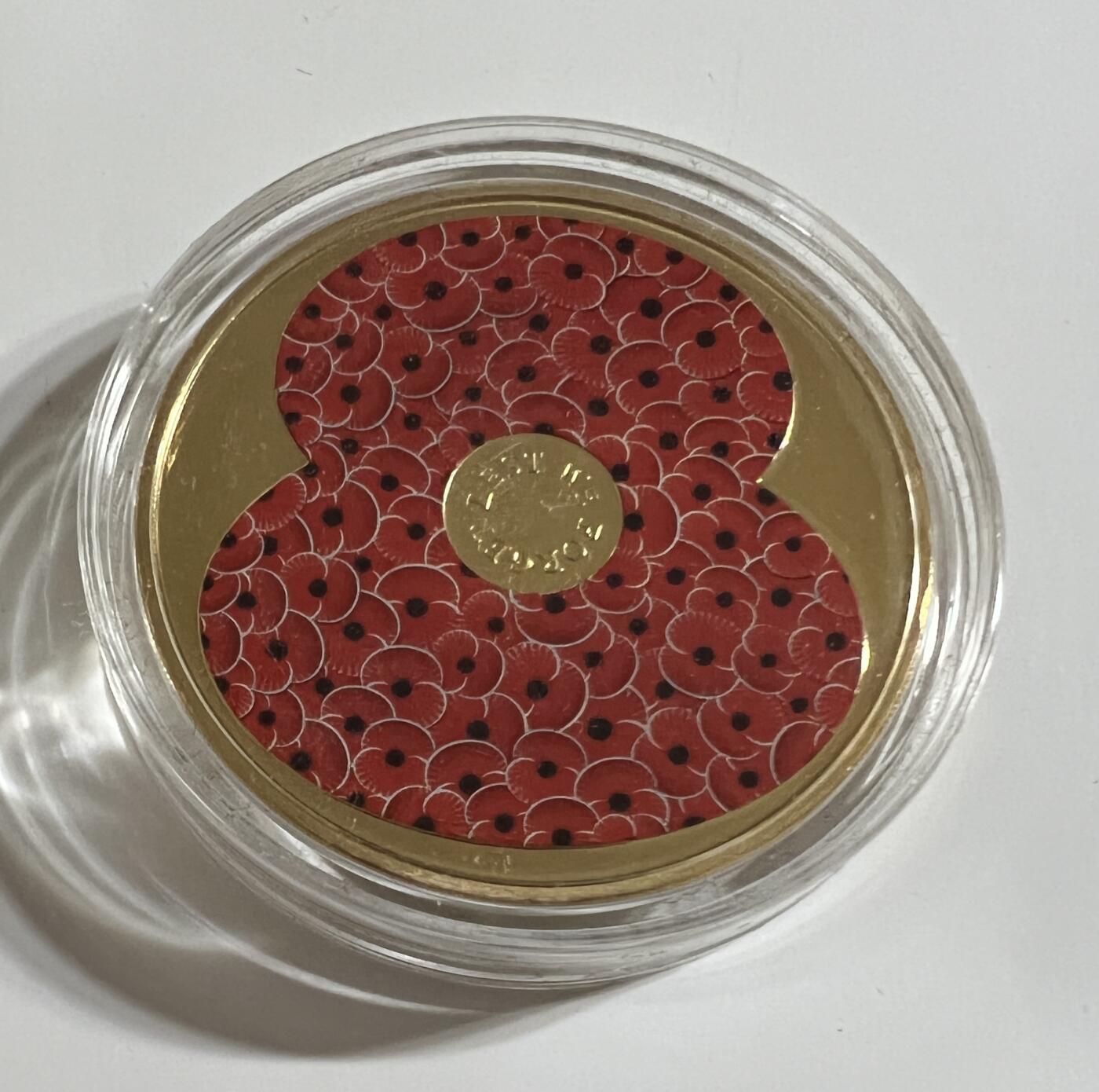 S&S Numismatic世界钱币-拍卖 第114期  泽西岛2018年 阵亡将士纪念日 5英镑镀金精制纪念币 盒证齐全，发行量4950枚